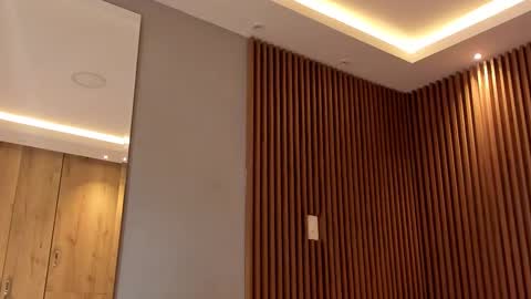 Eilin online show from February 2025 12:28:01 PM