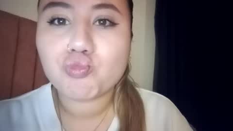 EIMY   MODEL INDEPENDENT online show from February 2026 02:29:01 AM