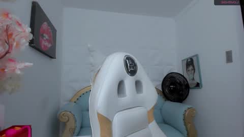 Snapshot of eimy_skinny chatting on October 2025 11:22:01 AM eimy online show from October 2025 11:22:01 AM