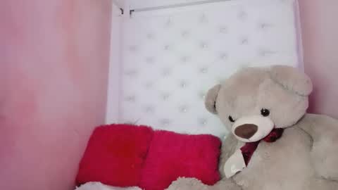 Snapshot of eimy_skinny chatting on February 2026 12:37:02 PM eimy online show from February 2026 12:37:02 PM