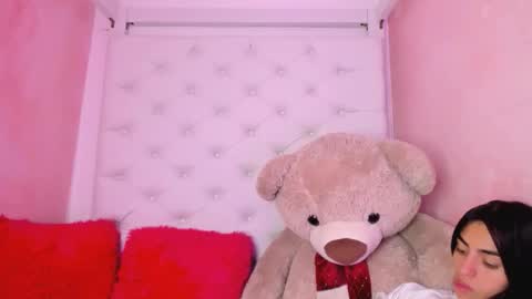 Snapshot of eimy_skinny chatting on February 2026 01:22:01 PM eimy online show from February 2026 01:22:01 PM