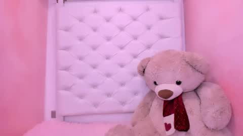 Snapshot of eimy_skinny chatting on March 2026 01:43:02 PM eimy online show from March 2026 01:43:02 PM