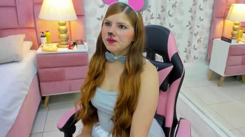 Snapshot of eimyjoness chatting on October 2025 01:11:01 AM EimmyJones online show from October 2025 01:11:01 AM