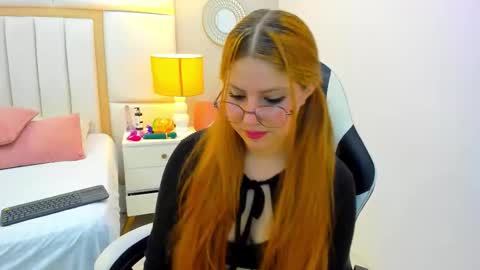 Snapshot of eimyjoness chatting on November 2025 03:18:02 AM EimmyJones online show from November 2025 03:18:02 AM