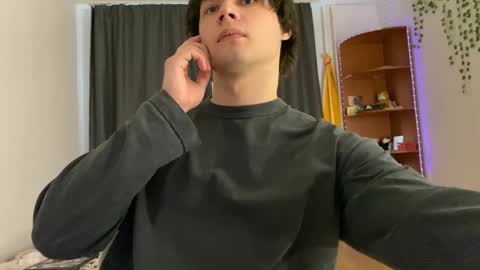 Snapshot of eitanhere chatting on May 2026 03:40:02 PM Eitan online show from May 2026 03:40:02 PM