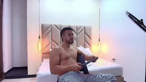 Snapshot of eithanconnorr chatting on March 2025 01:10:02 PM Eithan Connor online show from March 2025 01:10:02 PM