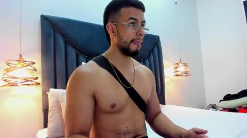 Snapshot of eithanconnorr chatting on March 2025 03:23:02 PM Eithan Connor online show from March 2025 03:23:02 PM