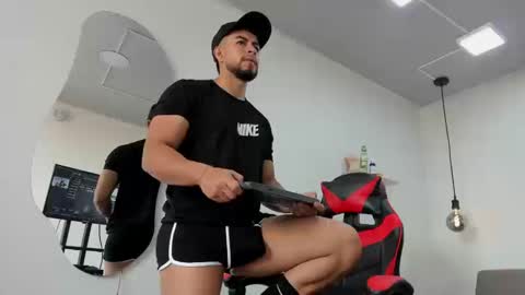 Snapshot of eithanconnorr chatting on October 2025 02:35:02 PM Eithan Connor online show from October 2025 02:35:02 PM