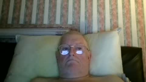 eketman1964 online show from October 2025 10:52:02 PM