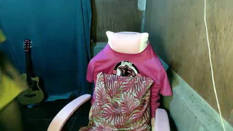 Snapshot of el_clovirr chatting on September 2025 03:44:01 AM el_clovirr online show from September 2025 03:44:01 AM