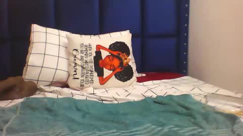 Snapshot of el_petite chatting on February 2026 04:53:02 AM petite online show from February 2026 04:53:02 AM