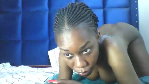 Snapshot of el_petite chatting on February 2026 10:32:01 PM petite online show from February 2026 10:32:01 PM