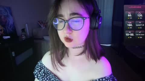 Snapshot of el_sweety chatting on December 2024 09:13:02 AM If you like it when I meow give me a thumbs up online show from December 2024 09:13:02 AM