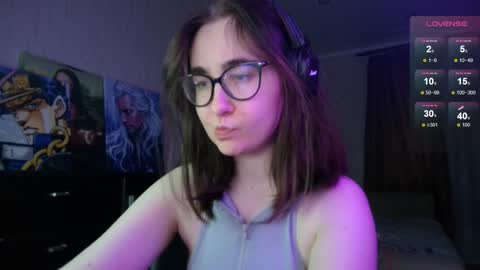 Snapshot of el_sweety chatting on December 2024 01:40:02 PM If you like it when I meow give me a thumbs up online show from December 2024 01:40:02 PM