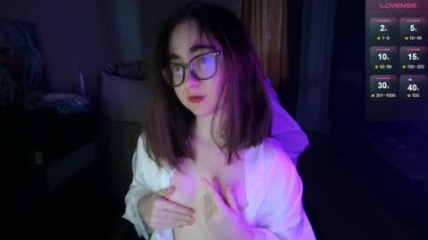 Snapshot of el_sweety chatting on January 2025 01:38:02 PM If you like it when I meow give me a thumbs up online show from January 2025 01:38:02 PM