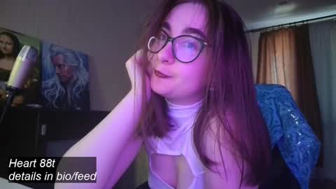 Snapshot of el_sweety chatting on February 2025 01:59:01 PM If you like it when I meow give me a thumbs up online show from February 2025 01:59:01 PM