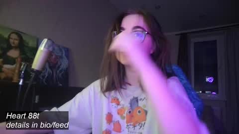 Snapshot of el_sweety chatting on February 2025 05:44:01 PM If you like it when I meow give me a thumbs up online show from February 2025 05:44:01 PM