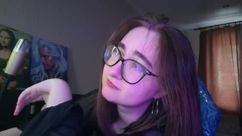 Snapshot of el_sweety chatting on February 2025 01:18:02 PM If you like it when I meow give me a thumbs up online show from February 2025 01:18:02 PM