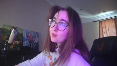 Snapshot of el_sweety chatting on February 2025 10:05:02 AM If you like it when I meow give me a thumbs up online show from February 2025 10:05:02 AM