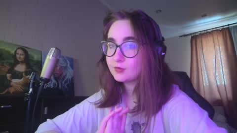 Snapshot of el_sweety chatting on February 2025 01:19:02 PM If you like it when I meow give me a thumbs up online show from February 2025 01:19:02 PM