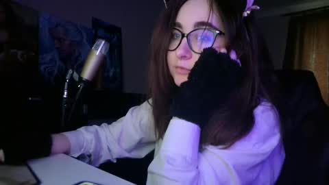 Snapshot of el_sweety chatting on March 2025 03:42:02 PM If you like it when I meow give me a thumbs up online show from March 2025 03:42:02 PM