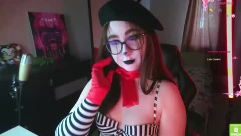 Snapshot of el_sweety chatting on October 2025 08:15:02 AM If you like it when I meow give me a thumbs up online show from October 2025 08:15:02 AM