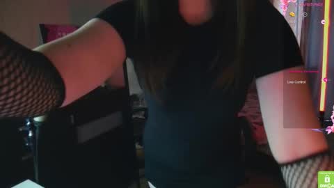 Snapshot of el_sweety chatting on October 2025 08:47:02 AM If you like it when I meow give me a thumbs up online show from October 2025 08:47:02 AM