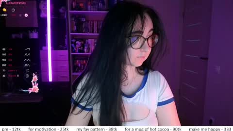 Snapshot of el_sweety chatting on April 2026 09:01:02 AM If you like it when I meow give me a thumbs up online show from April 2026 09:01:02 AM