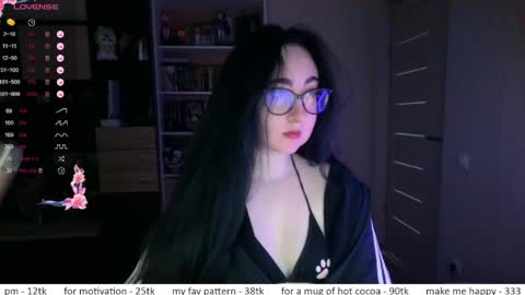 Snapshot of el_sweety chatting on May 2026 10:33:02 AM If you like it when I meow give me a thumbs up online show from May 2026 10:33:02 AM