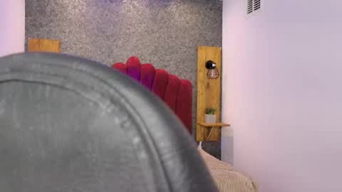 Snapshot of elaia_muller chatting on November 2025 03:07:01 AM Elaia online show from November 2025 03:07:01 AM