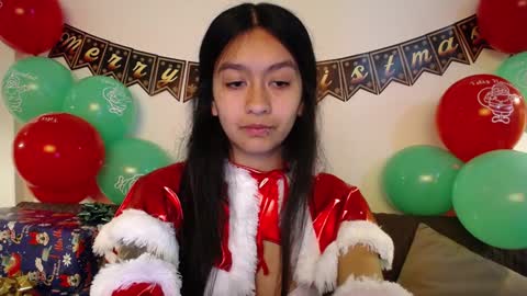 Elaine eli online show from December 2024 02:10:02 AM