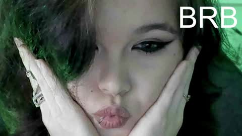 Snapshot of elainebeness chatting on December 2024 08:44:02 PM Your sweet girl online show from December 2024 08:44:02 PM