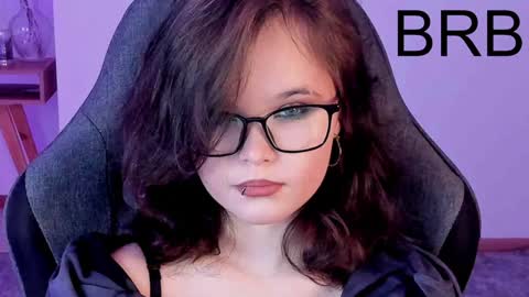 Snapshot of elainebeness chatting on December 2024 10:37:01 PM Your sweet girl online show from December 2024 10:37:01 PM