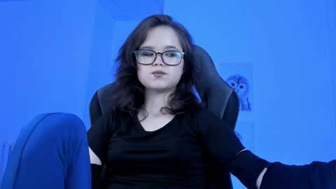 Snapshot of elainebeness chatting on December 2024 12:43:02 AM Your sweet girl online show from December 2024 12:43:02 AM