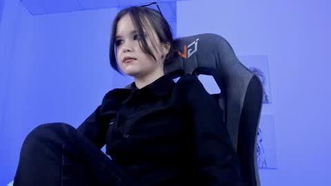 Snapshot of elainebeness chatting on January 2025 10:34:01 PM Your sweet girl online show from January 2025 10:34:01 PM