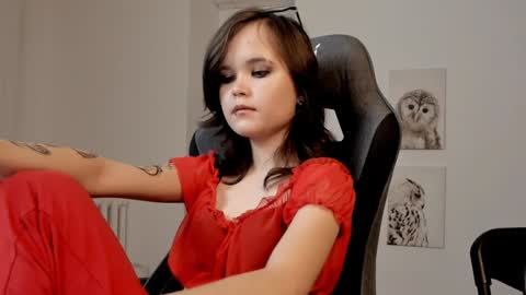 Snapshot of elainebeness chatting on January 2025 01:42:01 AM Your sweet girl online show from January 2025 01:42:01 AM