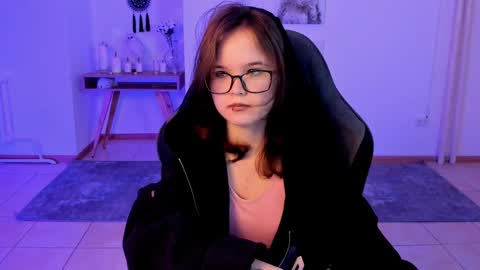 Snapshot of elainebeness chatting on February 2025 10:23:02 PM Your sweet girl online show from February 2025 10:23:02 PM