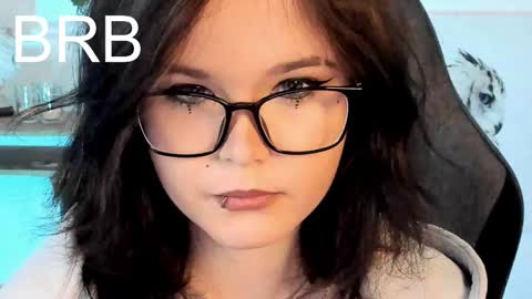 Snapshot of elainebeness chatting on February 2025 10:39:02 PM Your sweet girl online show from February 2025 10:39:02 PM