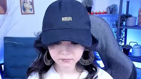 Snapshot of elainebeness chatting on March 2025 01:42:02 AM Your sweet girl online show from March 2025 01:42:02 AM