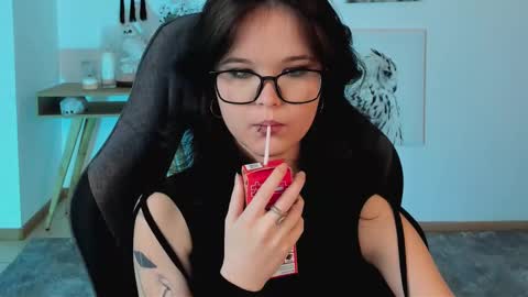 Snapshot of elainebeness chatting on March 2025 07:36:01 PM Your sweet girl online show from March 2025 07:36:01 PM