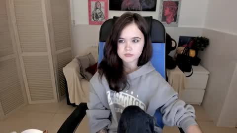 Snapshot of elainebeness chatting on September 2025 08:25:01 PM Your sweet girl online show from September 2025 08:25:01 PM