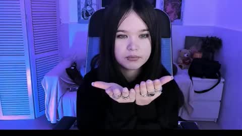 Snapshot of elainebeness chatting on October 2025 12:16:01 AM Your sweet girl online show from October 2025 12:16:01 AM