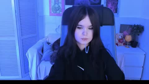 Snapshot of elainebeness chatting on November 2025 07:49:02 PM Your sweet girl online show from November 2025 07:49:02 PM