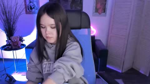 Snapshot of elainebeness chatting on November 2025 11:29:01 PM Your sweet girl online show from November 2025 11:29:01 PM