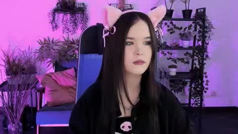 Snapshot of elainebeness chatting on December 2025 08:15:02 PM Your sweet girl online show from December 2025 08:15:02 PM