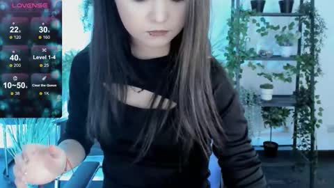 Snapshot of elainebeness chatting on December 2025 04:19:02 AM Your sweet girl online show from December 2025 04:19:02 AM