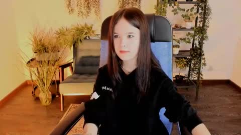 Snapshot of elainebeness chatting on January 2026 07:30:01 PM Your sweet girl online show from January 2026 07:30:01 PM