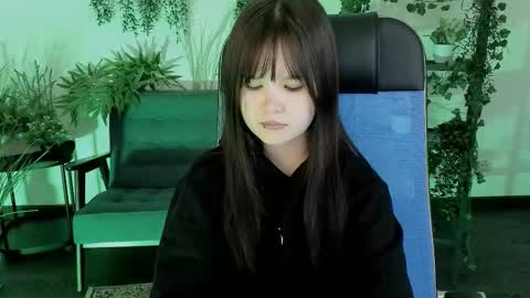 Snapshot of elainebeness chatting on February 2026 10:13:01 PM Your sweet girl online show from February 2026 10:13:01 PM