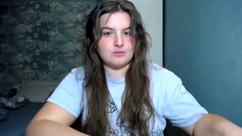 Snapshot of elanis_blair chatting on May 2026 01:13:01 AM Elanis online show from May 2026 01:13:01 AM
