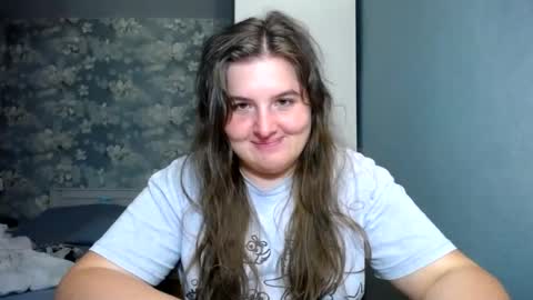 Elanis online show from July 2026 06:57:01 PM
